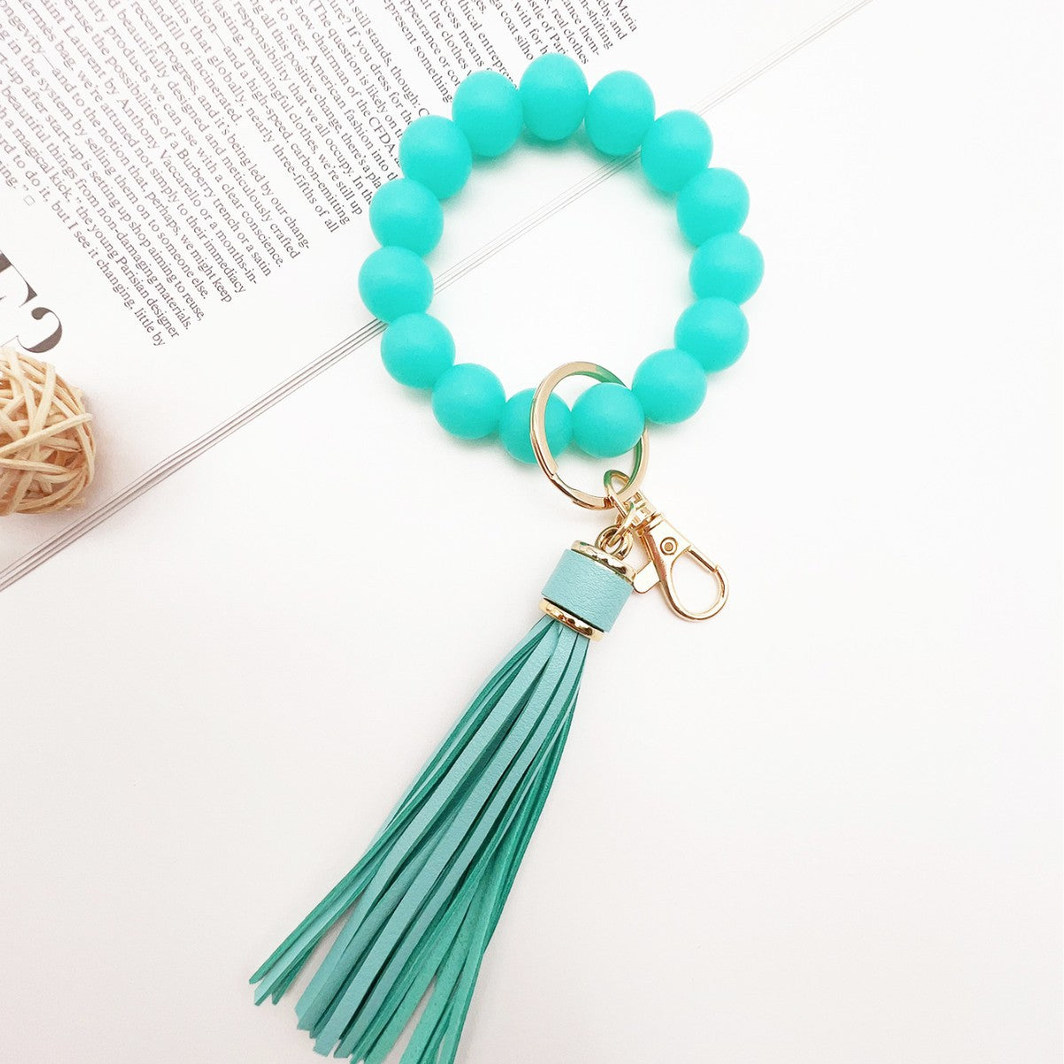Wholesale Luminous Silicone Bead Keychain FluorescentTassel Creative Wrist Bracelet Key